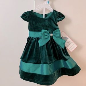 Rare Editions Hunter Green Velvet 2-Piece Set